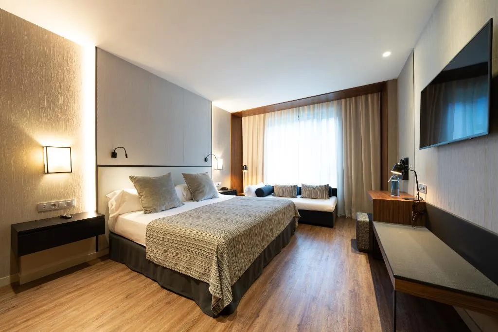 Double or Twin PREMIUM Room, Catalonia Barcelona Plaza, Barcelona
