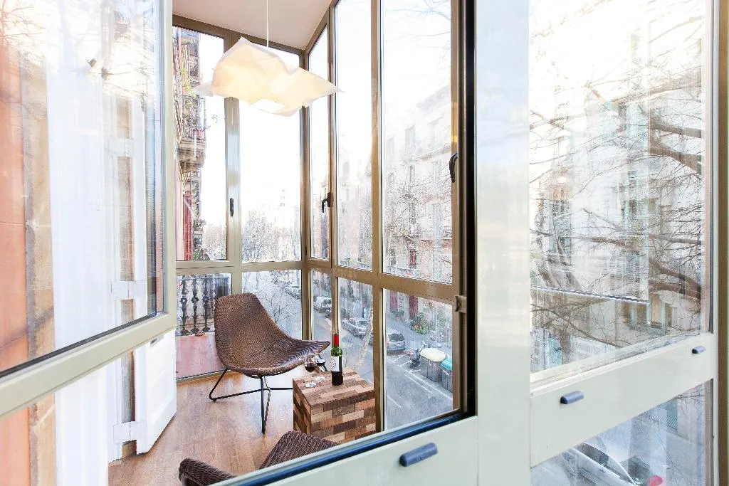 APARTMENT TWO BEDROOMS TWO BATHROOMS Room, Aspasios Urquinaona Design, Barcelona