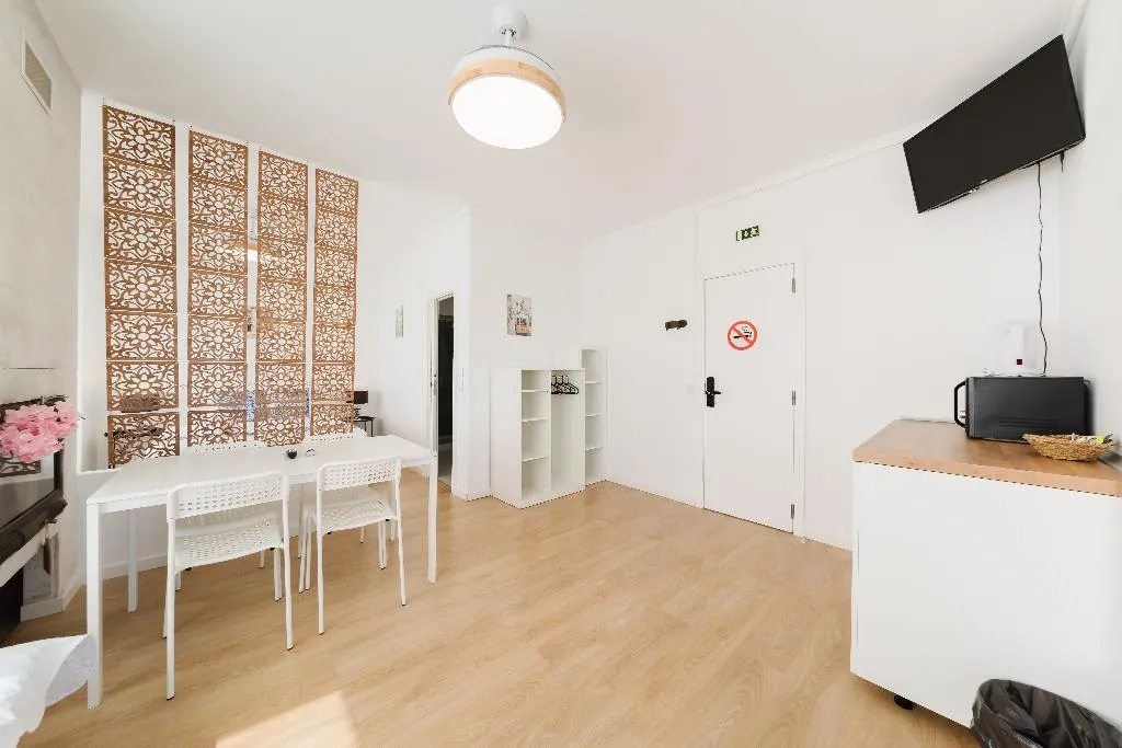 QUADRUPLE COMFORT Room, Villa Paraiso Da Caparica, Lisbon