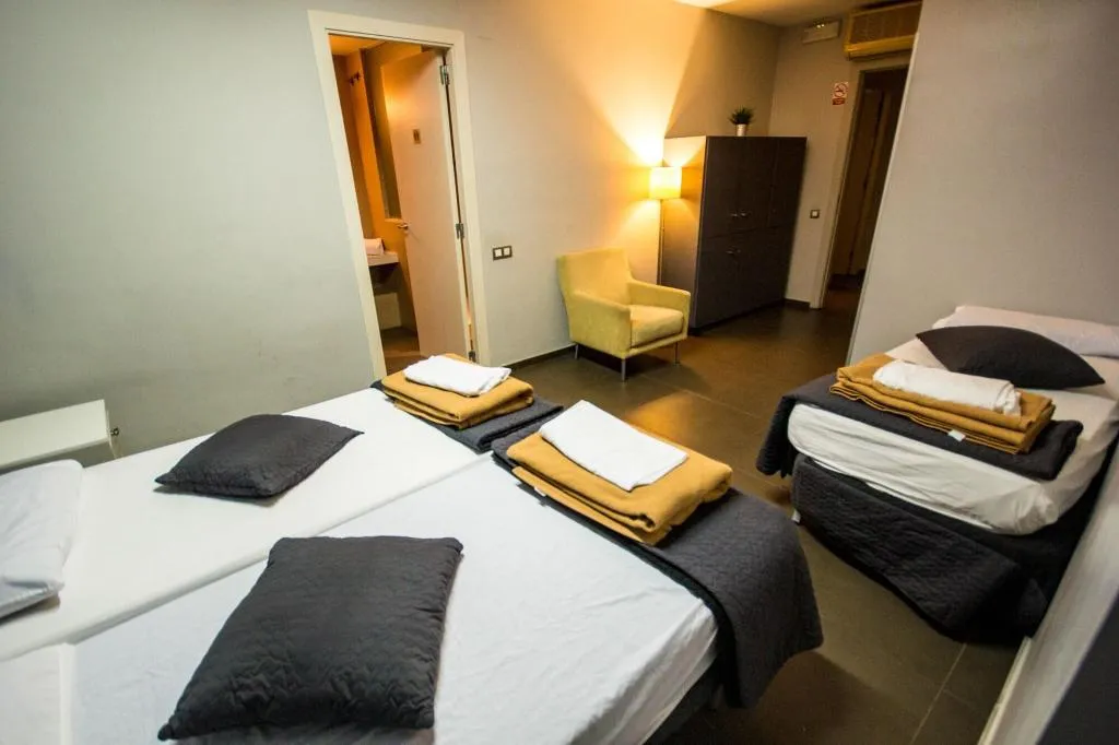 Room, Don Moustache Hostel, Barcelona