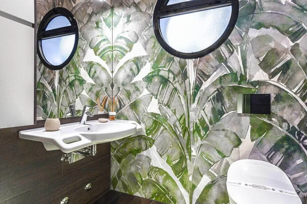 Room, Costarica, Venice
