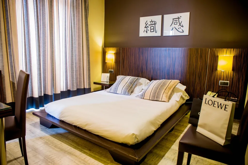 Double or Twin STANDARD Room, Hotel Arosa, Madrid