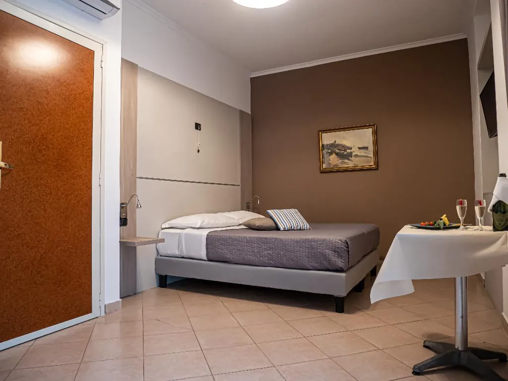 Room, San Marco, Naples
