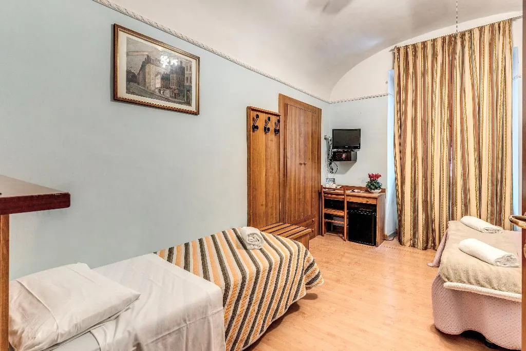 TRIPLE STANDARD Room, Altavilla, Rome