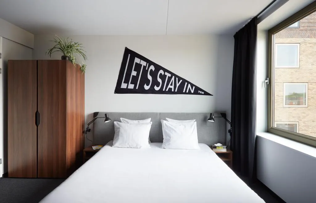 DOUBLE KING SIZE BED Room, The Social Hub Groningen, Amsterdam