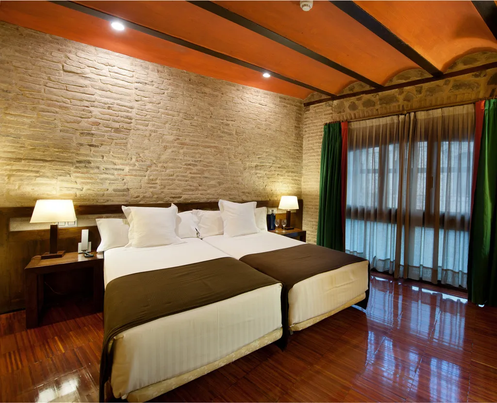 DOUBLE STANDARD Room, Abad Toledo, Madrid