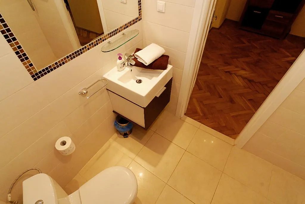 STUDIO CAPACITY 4 Room, P&J Tourist Apartments, Krakow