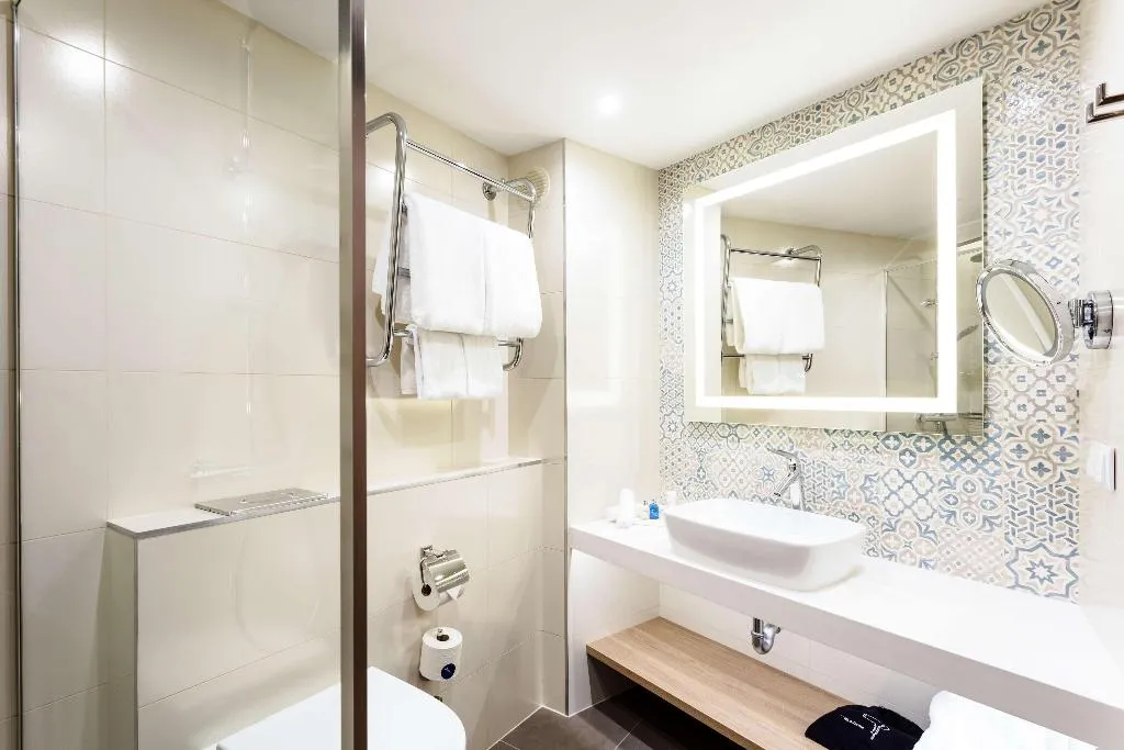 JUNIOR SUITE STANDARD Room, Radisson Blu Daugava Riga, Riga