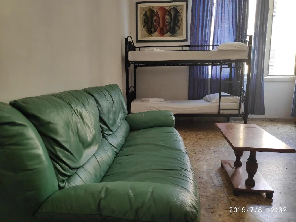 Room, Two Ducks Hostel, Naples