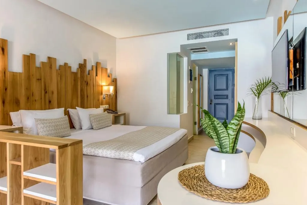 JUNIOR SUITE SEA FRONT Room, Lyttos Beach, Crete