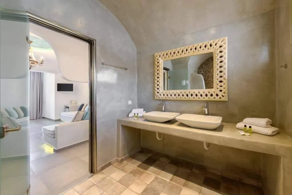 Room, Suites Blue Hotel and Spa, Santorini