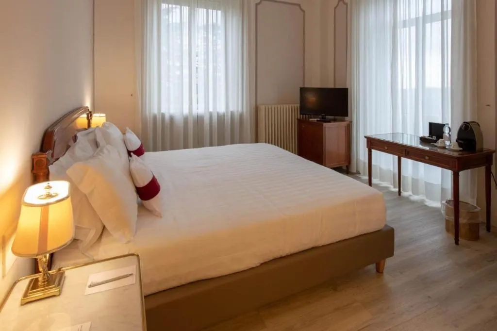 DOUBLE LAKE VIEW Room, I Palazzi - Palace Grand Hotel Varese, Milan