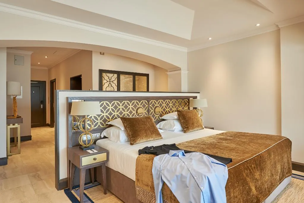 SUITE OCEAN FRONT ONE BEDROOM Room, Dona Filipa Hotel, Algarve