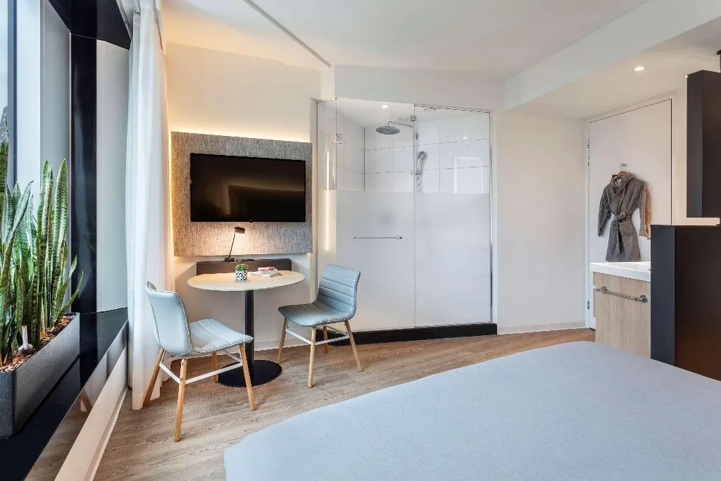 DOUBLE KING SIZE BED Room, Innside by Meliá Amsterdam, Amsterdam