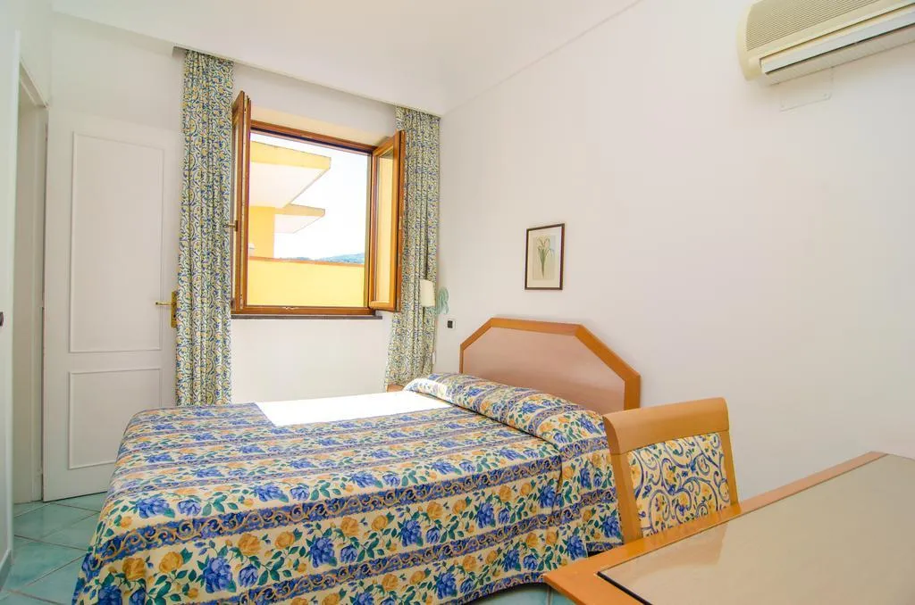 SINGLE STANDARD Room, La Capannina, Naples