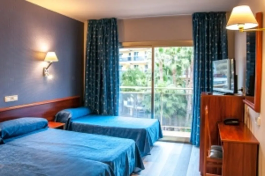 QUADRUPLE STANDARD Room, Hotel Acacias Suites & Spa, Costa Brava