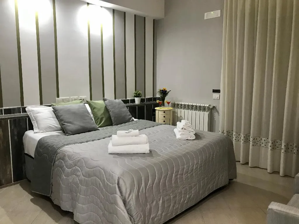 DOUBLE BASIC Room, San Paolo, Naples