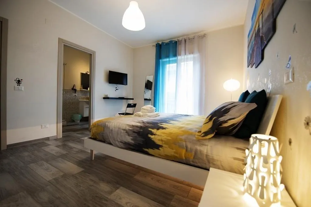Room, Linea1 B&B, Naples