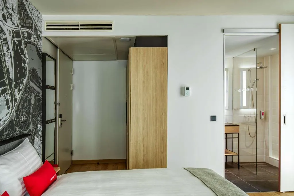 DOUBLE BUSINESS Room, IntercityHotel Amsterdam Airport, Amsterdam