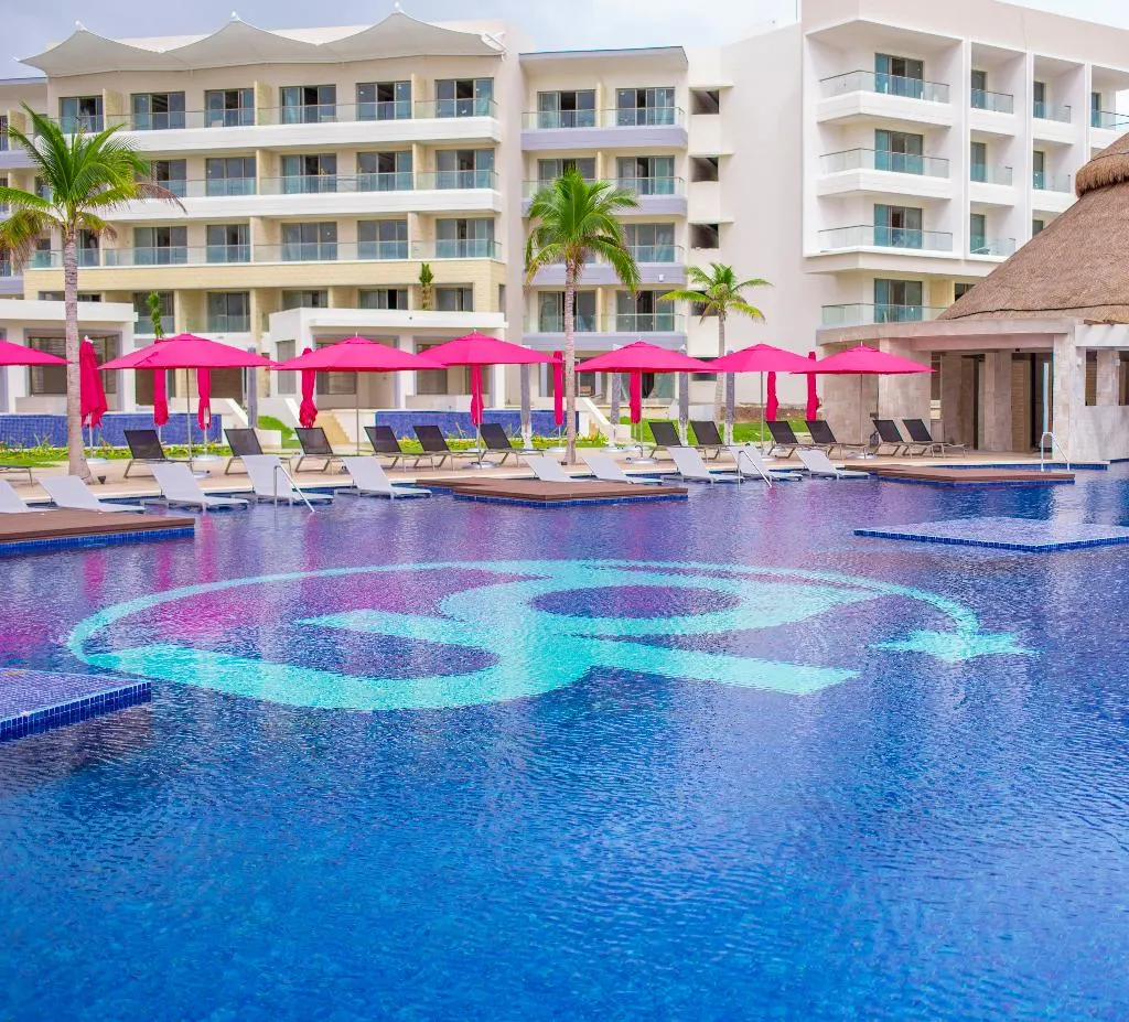 Pool, Planet Hollywood Cancun by Royalton, Cancun Area
