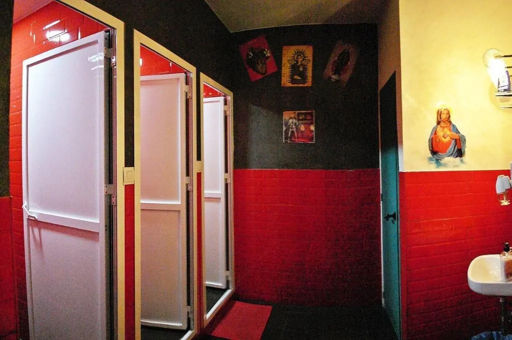 Room, Sevilla Kitsch Hostel Art, Seville