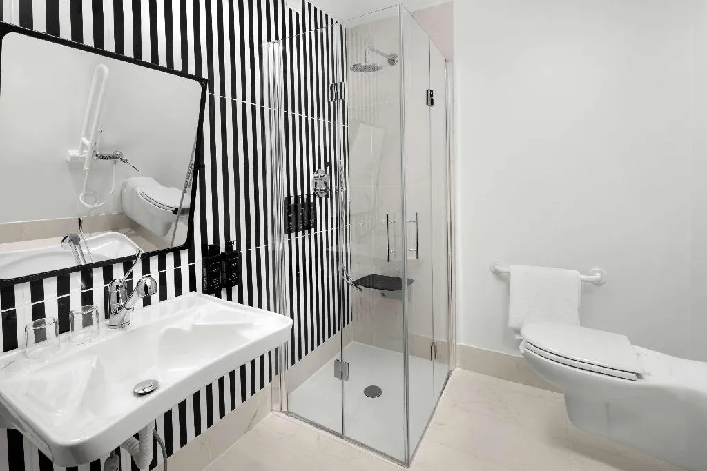 TWIN Accessible Room, Anglo American Hotel Florence, Curio Collection, Florence