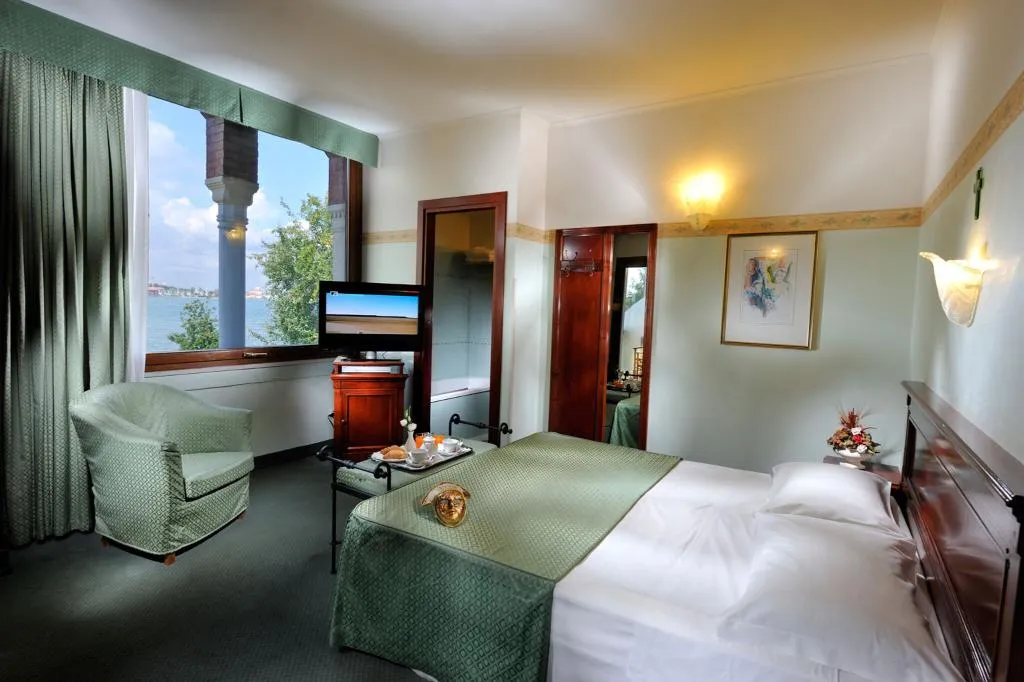 DOUBLE CLASSIC WITH BALCONY Room, Russo Palace, Venice