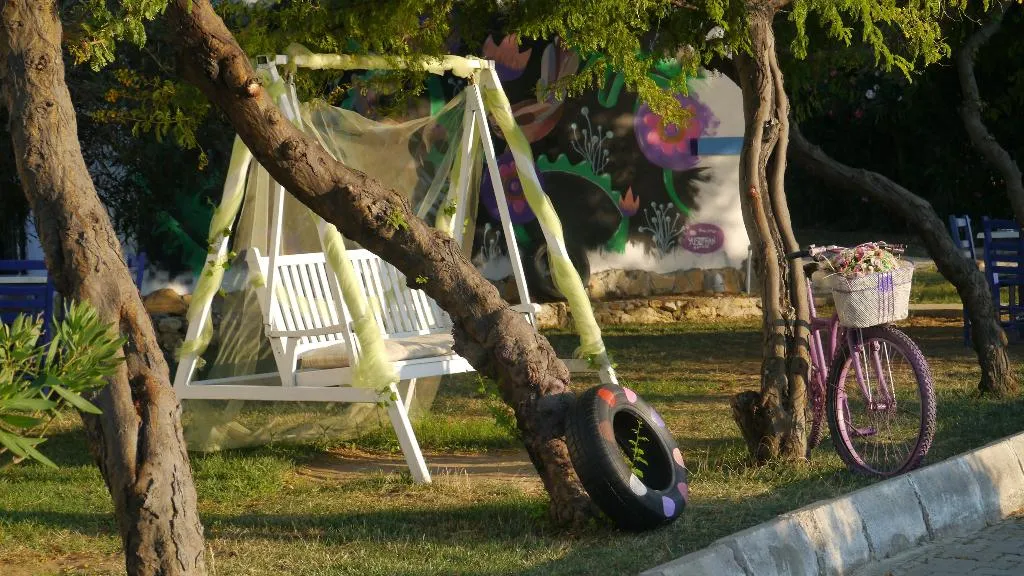 Terrace, Maya Bistro Hotel Beach, Izmir