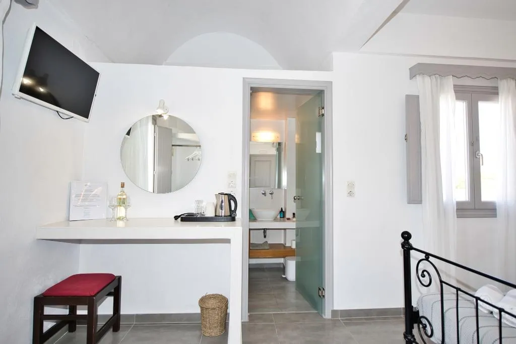 Double or Twin STANDARD Room, Anessis, Santorini