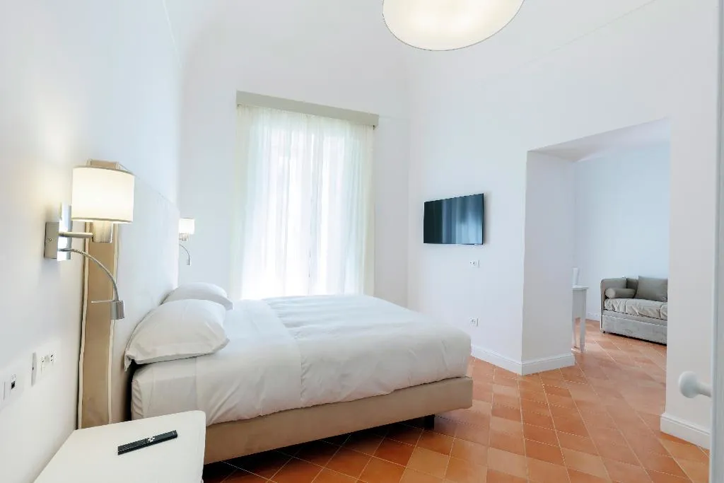 FAMILY ROOM COMFORT Room, D'amalfi Hospitality, Naples