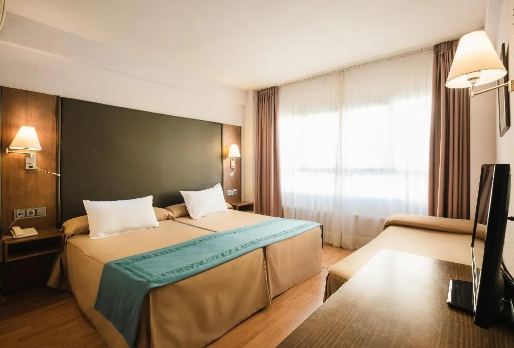 DOUBLE STANDARD Room, Corregidor, Madrid