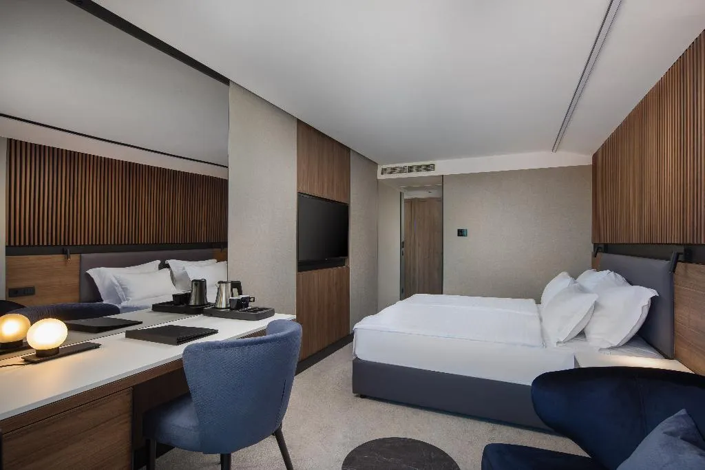 SINGLE WITH BALCONY Room, Boutique hotel NOEMIA, Split