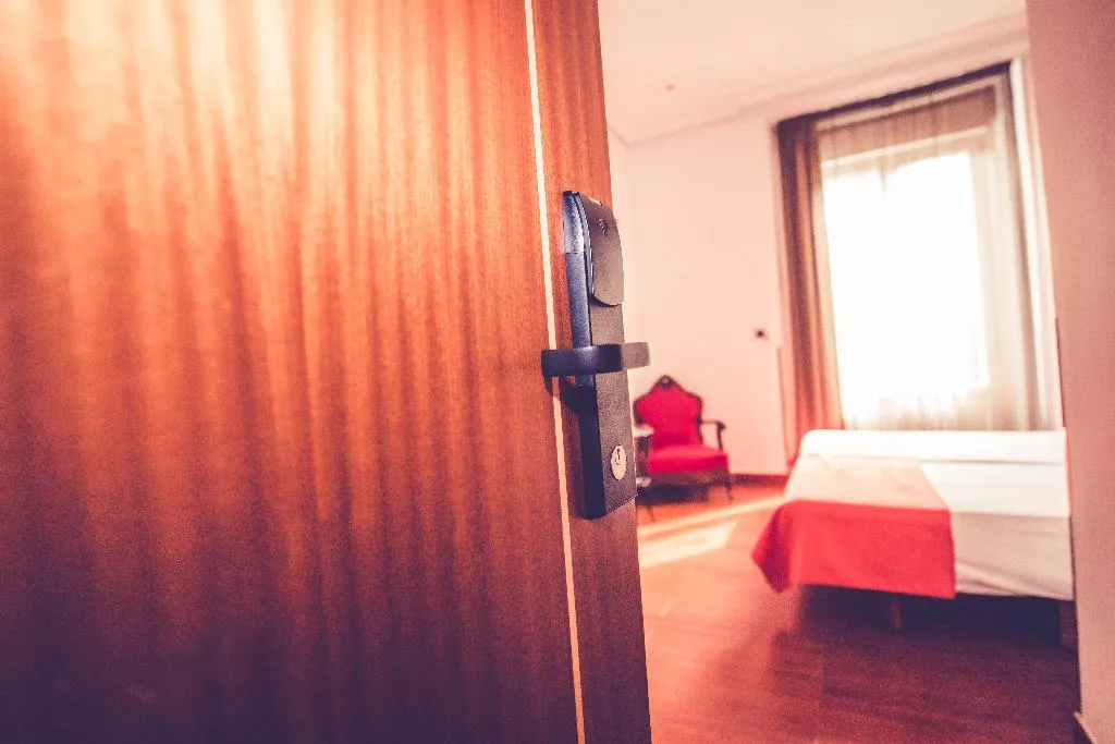 DOUBLE STANDARD Room, Hostal Sol Los Angeles, Madrid