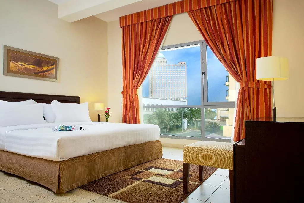 APARTMENT THREE BEDROOMS Room, Time Topaz Hotel Apartments, Dubai