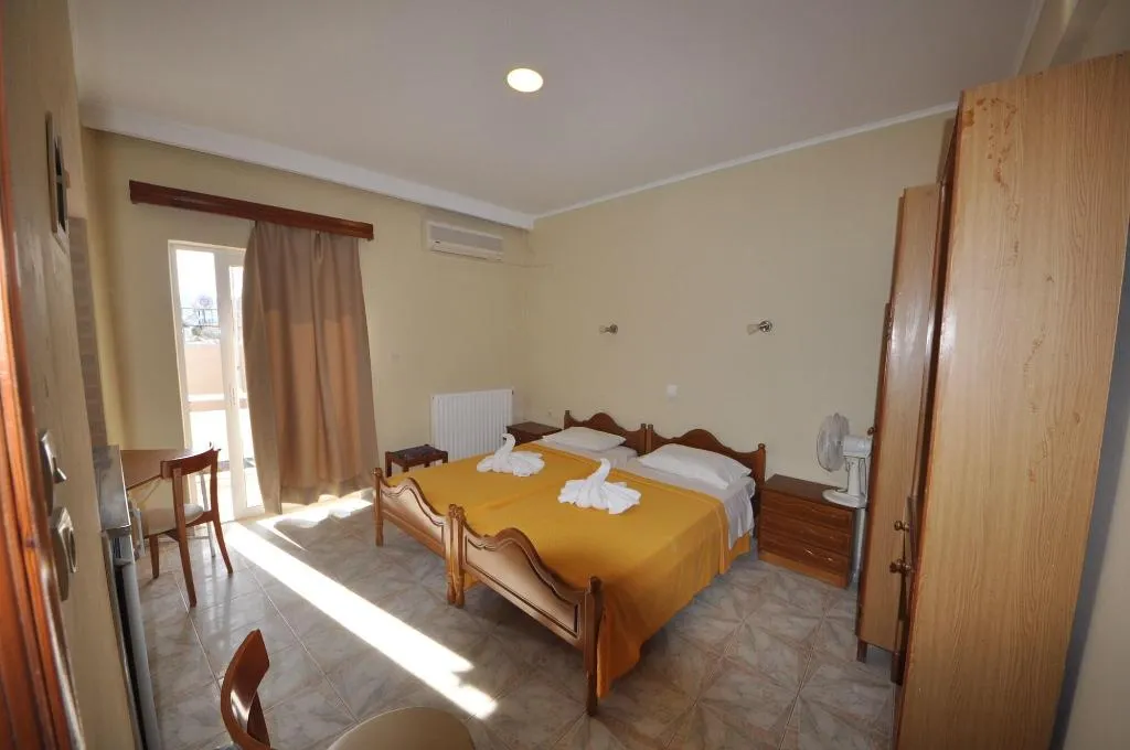 Room, Family Bikakis, Crete