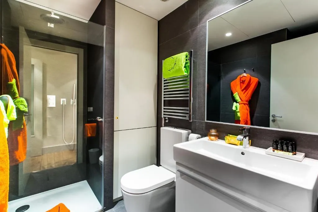 APARTMENT THREE BEDROOMS Room, Cosmo Apartments Passeig de Gracia, Barcelona
