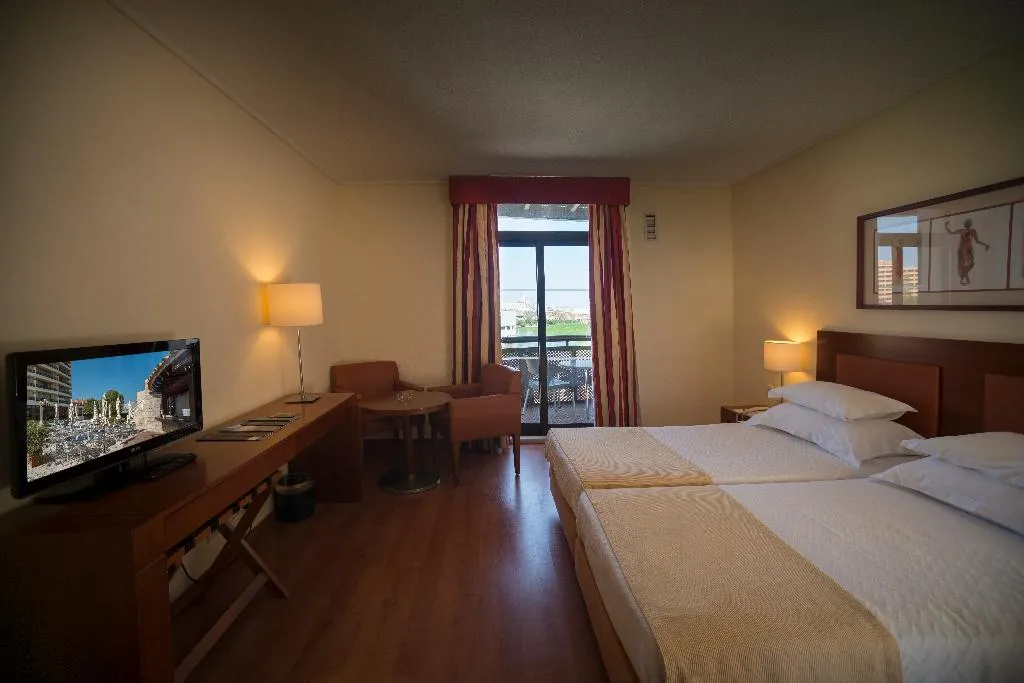 Double or Twin CLASSIC Room, Vila Gale Ampalius, Algarve