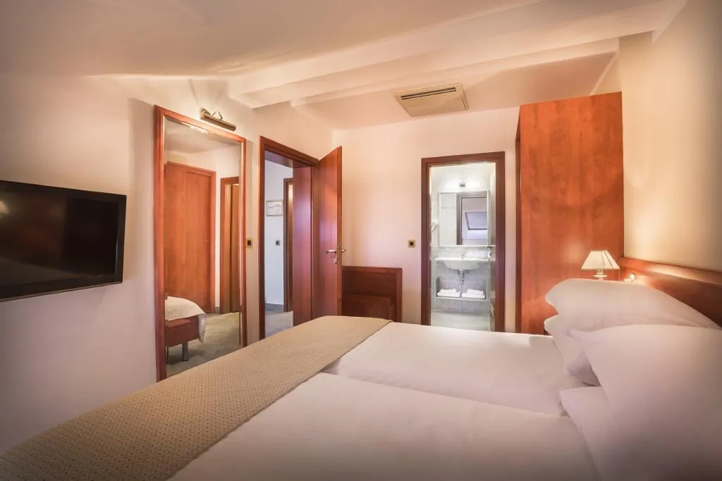 JUNIOR SUITE SIDE SEA VIEW Room, Sunny Baška Residence (ex Zvonimir), Split