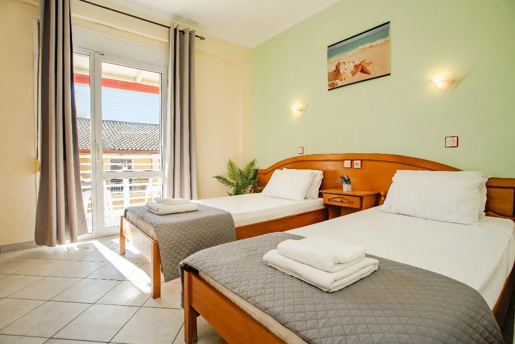 TWIN BASIC Room, Solena Studios Kavos, Corfu