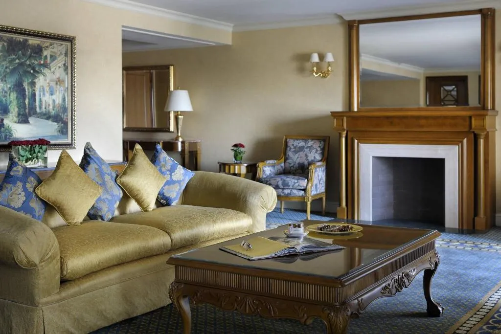 Room, Cairo Marriott hotel & Omar Khayyam Casino, Cairo