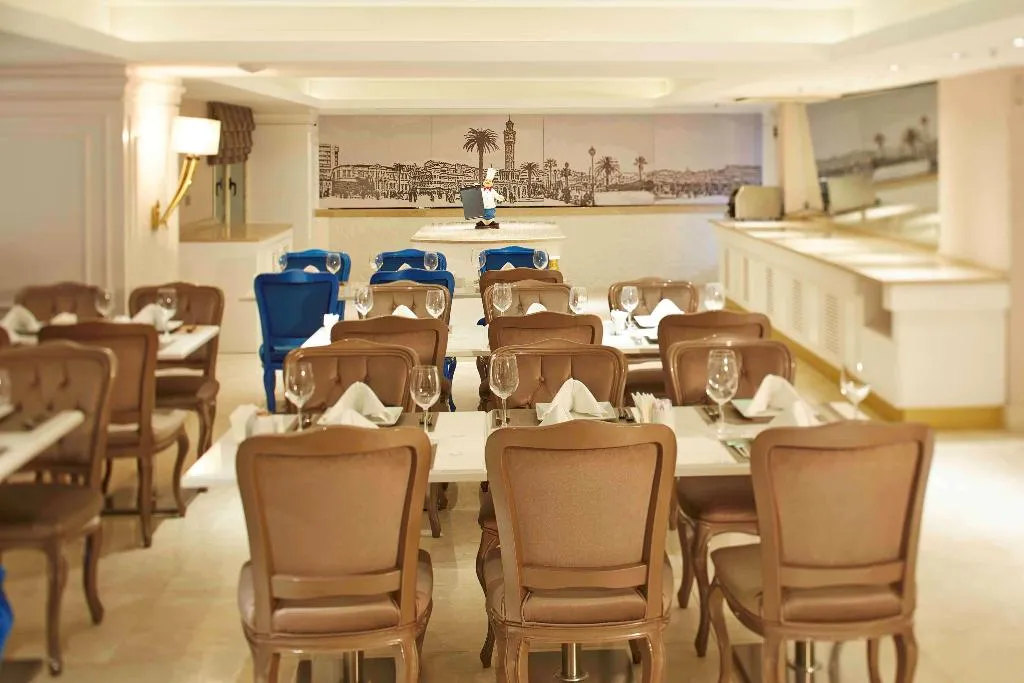 Restaurant, DoubleTree By Hilton Izmir Alsancak, Izmir