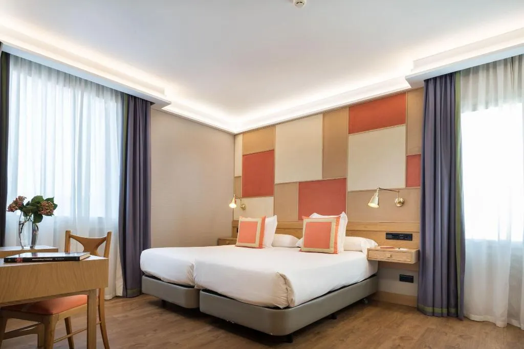 FAMILY ROOM WITH DOUBLE BED Room, Principe Pio, Madrid