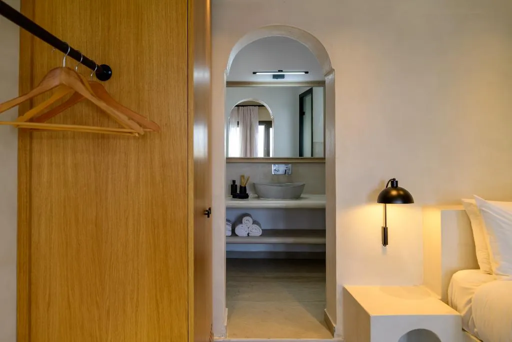 DOUBLE CLASSIC Room, Andromeda Villas, Santorini