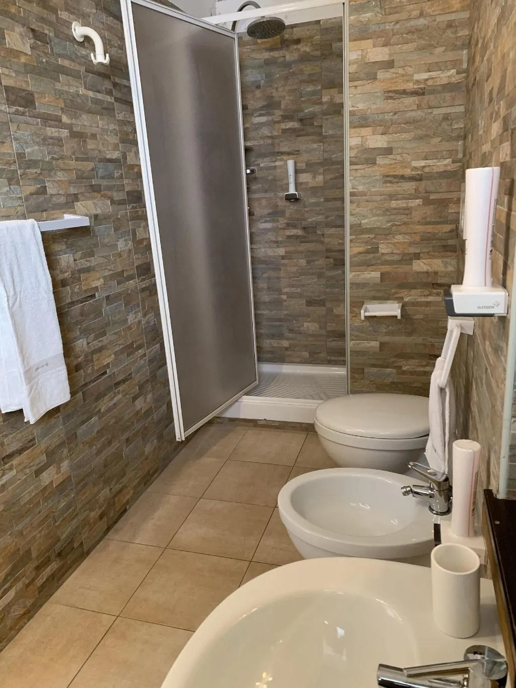 Room, Piazza Istria - Gh B&B, Rome