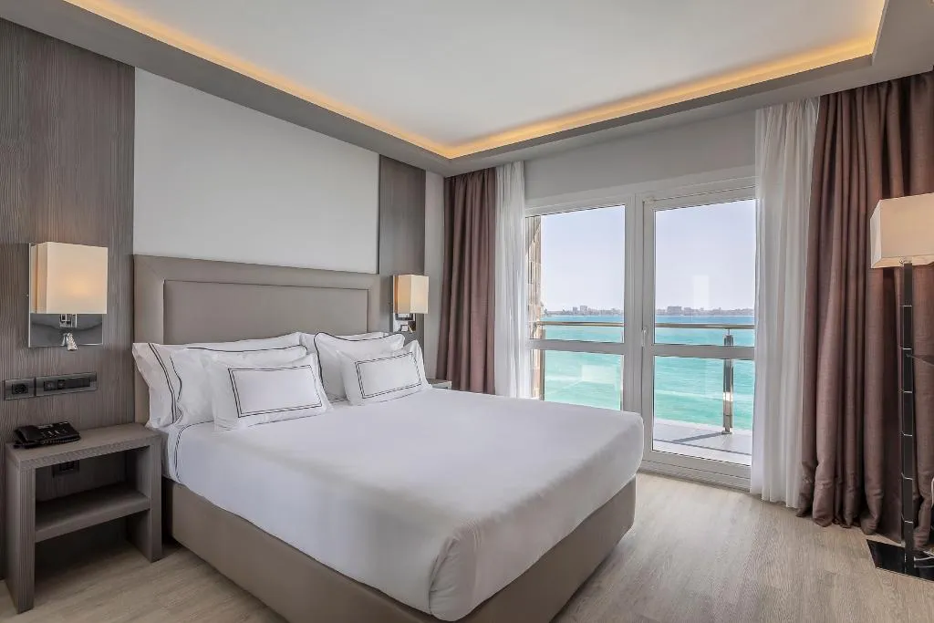 JUNIOR SUITE EXECUTIVE Room, Melia Alicante, Costa Blanca