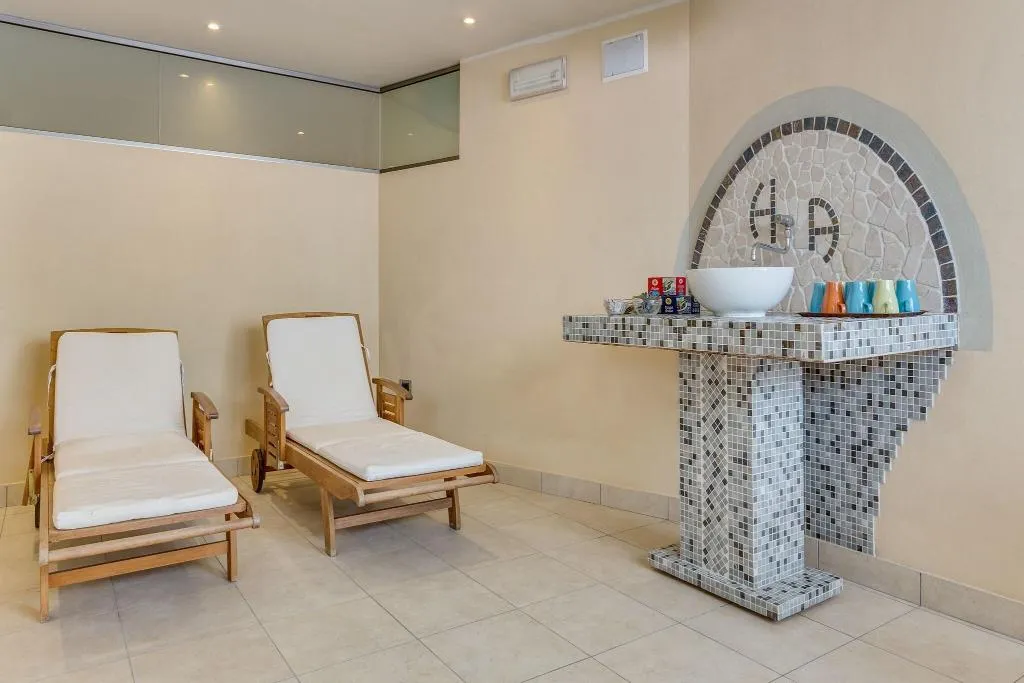 Sports and Entertainment, Hotel Ambassador, Venice