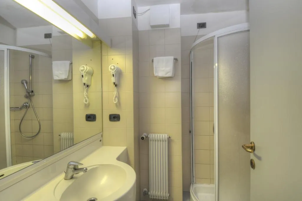 Room, Hotel Helvetia, Venice