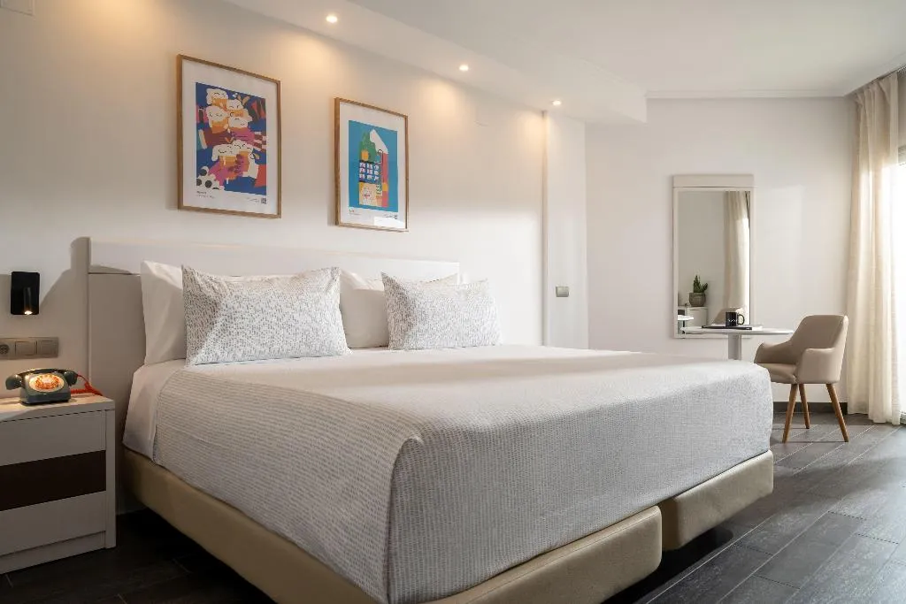 Double or Twin CONNECTING ROOM Room, Innside Alicante Porta Maris, Costa Blanca