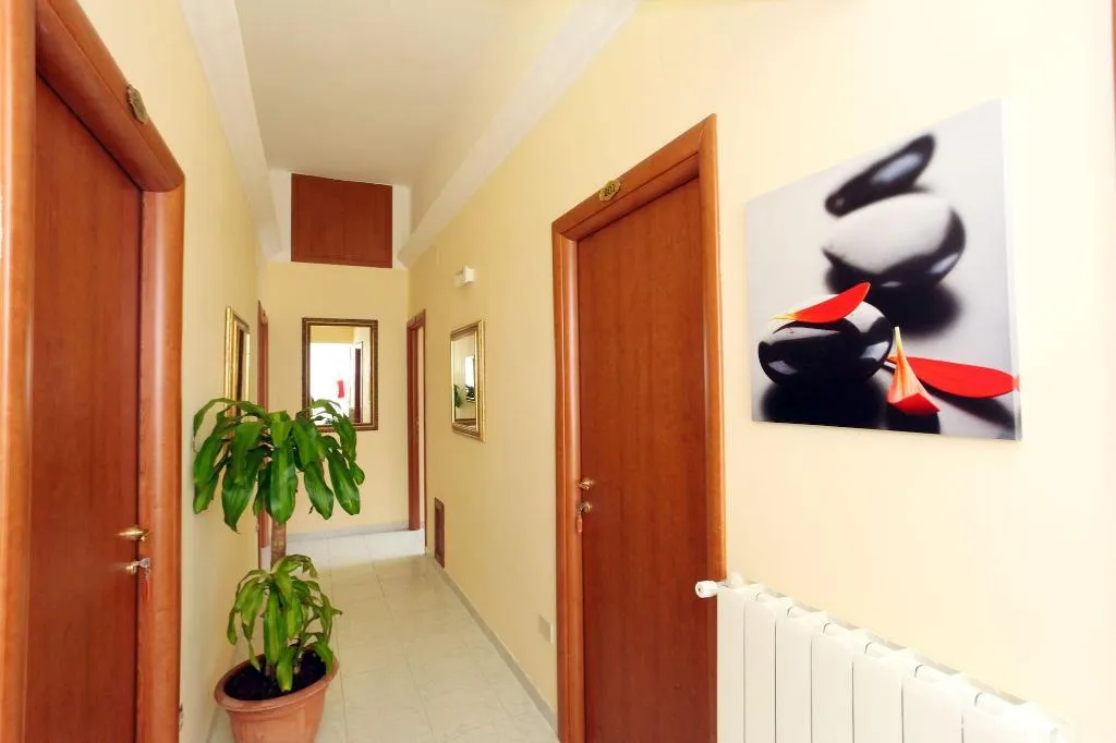 Lobby, Hotel Pisa, Naples