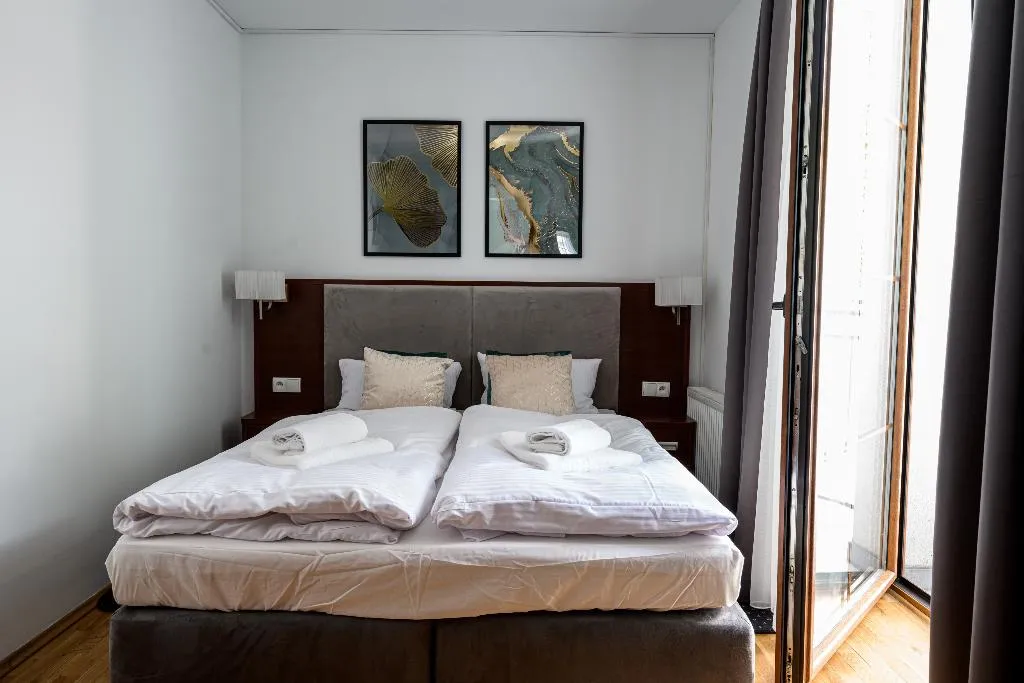 DOUBLE DELUXE WITH BALCONY Room, On/set Aparthotel, Krakow
